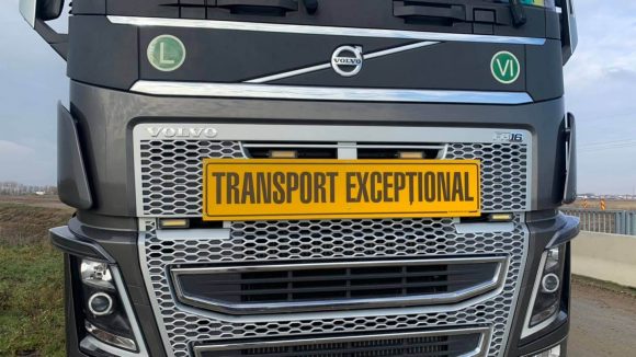 Două transporturi agabaritice, trafic îngreunat pe mai multe artere din vest, timp de mai multe zile