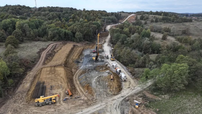 VIDEO. Stadiul șantierului autostrăzii A1, sectorul lipsă dintre Margina și Holdea
