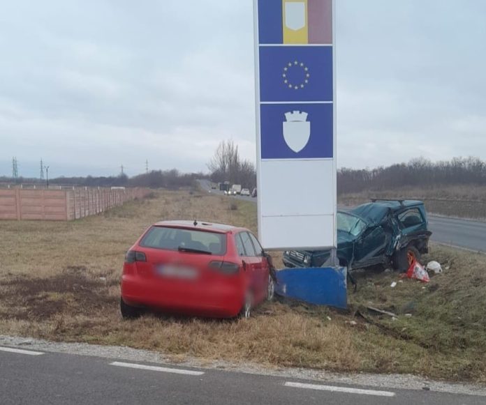 Coliziune violentă între două mașini. O persoană și-a pierdut viața