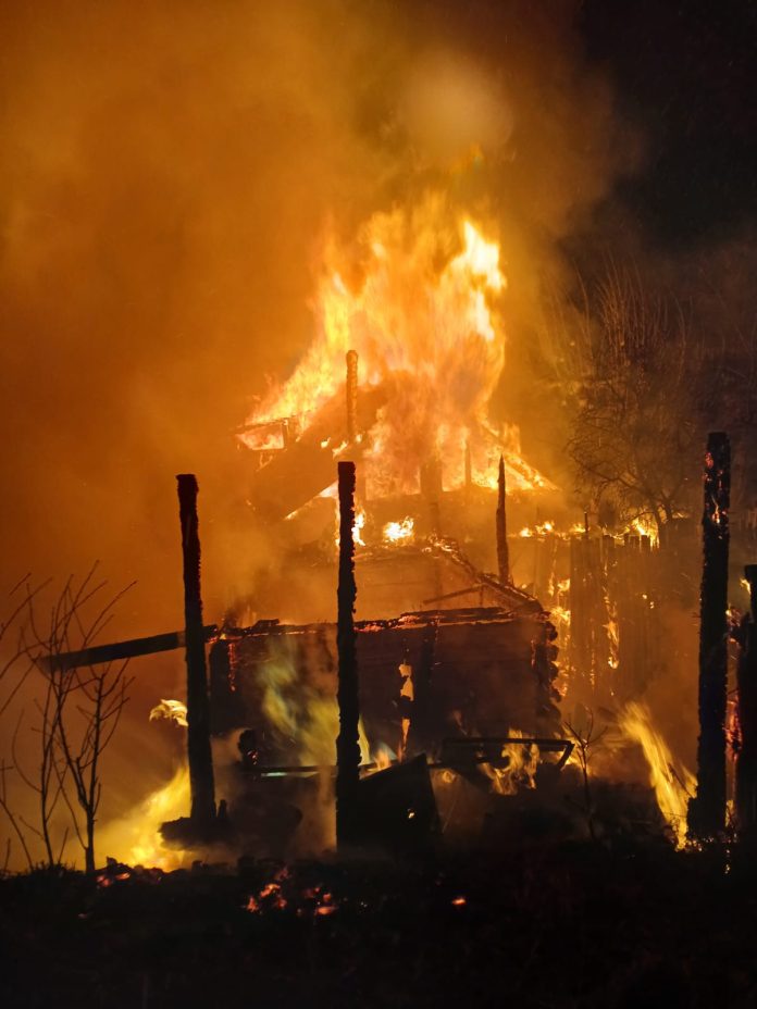 Incendii de proporții în vestul țării