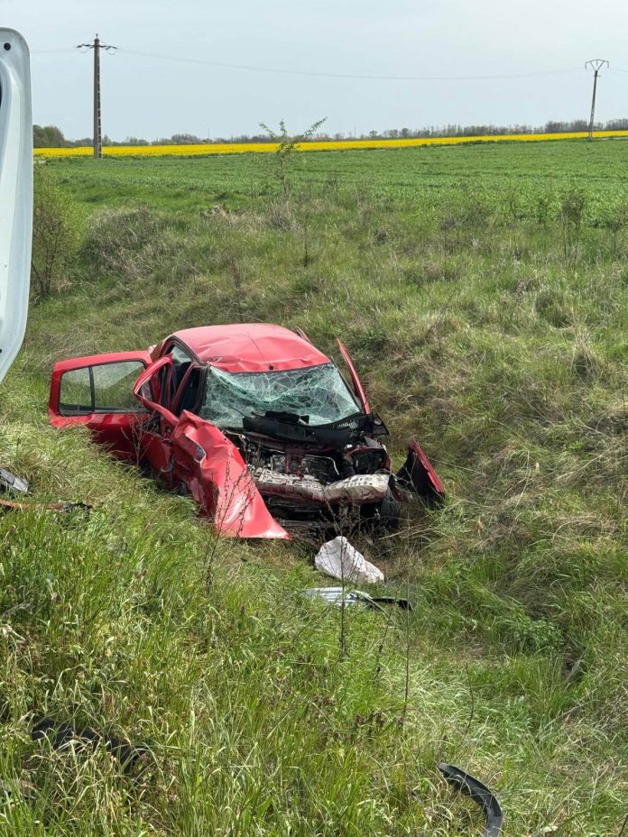 Accident mortal în vestul țării. Mașină făcută zob, un bărbat a murit (1)
