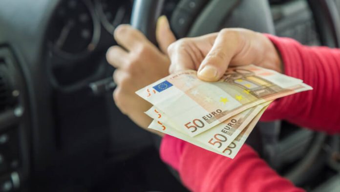 Nu merge ca la sârbi. Albanez, prins că voia să-i dea șpagă 500 de euro unui polițist de frontieră din Timiș