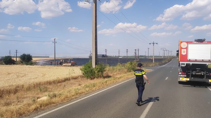 Zeci de hectare de grâu distruse de flăcări, în Timiș. Ultime 24 de ore cu peste 70 de intervenții pentru pompieri