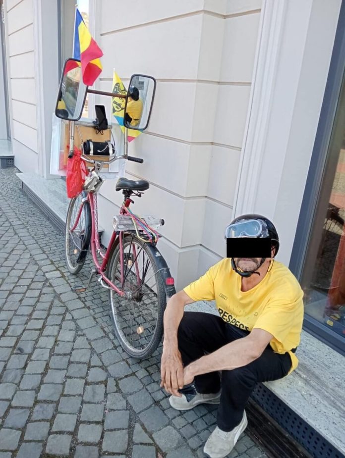 „Biciclistul cu boxe” din centrul Timișoarei, amendat de polițiștii locali