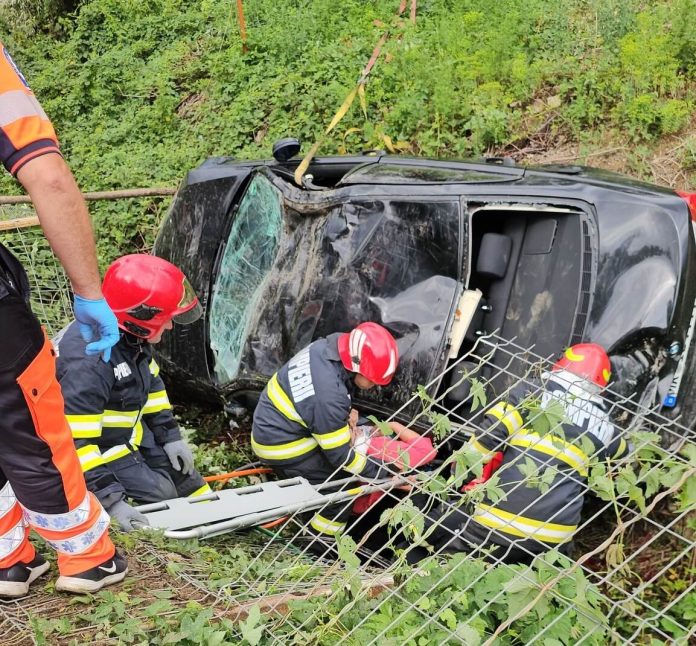 VIDEO. Grav accident pe un drum din Banat. Patru persoane, la spital