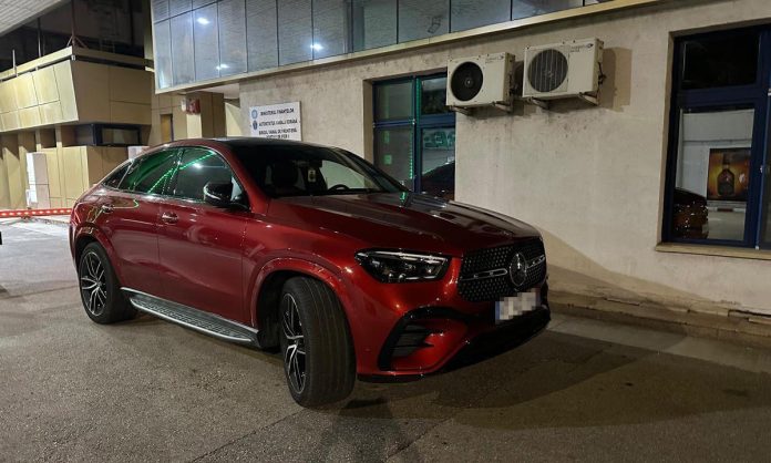 Mașini de lux în valoare de 165.000 de euro, căutate în Franța și Belgia, descoperite la granița României