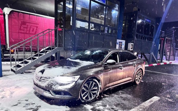 Mașină căutată în Franța, găsită la graniță, în Timiș