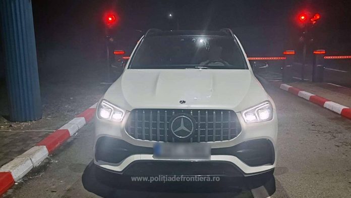 Bolid de lux căutat în Cehia, descoperit la frontieră, în Timiș