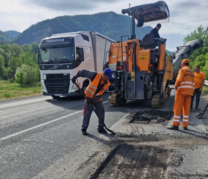 Lucrări pe trei drumuri naționale din vestul țării