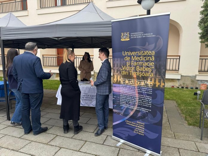 UMF Timișoara, vizită la Bistrița pentru prezentarea ofertei educaționale