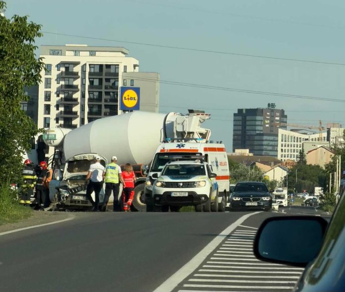 Trei răniți în urma unui accident pe drumul dintre Timișoara și Sânnicolau Mare