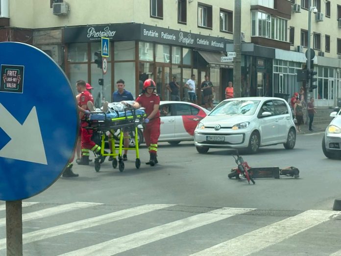 Copil pe trotinetă, lovit de mașină și rănit grav, la Timișoara
