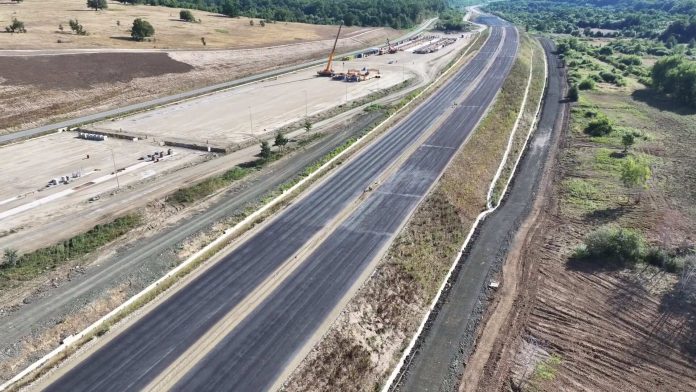 Tunelul 2 de pe șantierul autostrăzii A1, la un pas de străpungere completă. Lucrările avansează pe 10 fronturi de lucru