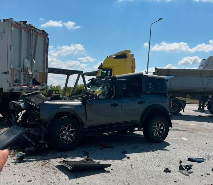 Accident mortal în Timiș Land Rover făcut praf, un bărbat a decedat