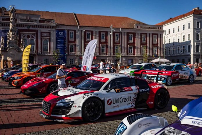 Spectacol exploziv în centrul Timișoarei Porsche-uri, Ferrari-uri și mașini de peste 500 CP la Super Rally