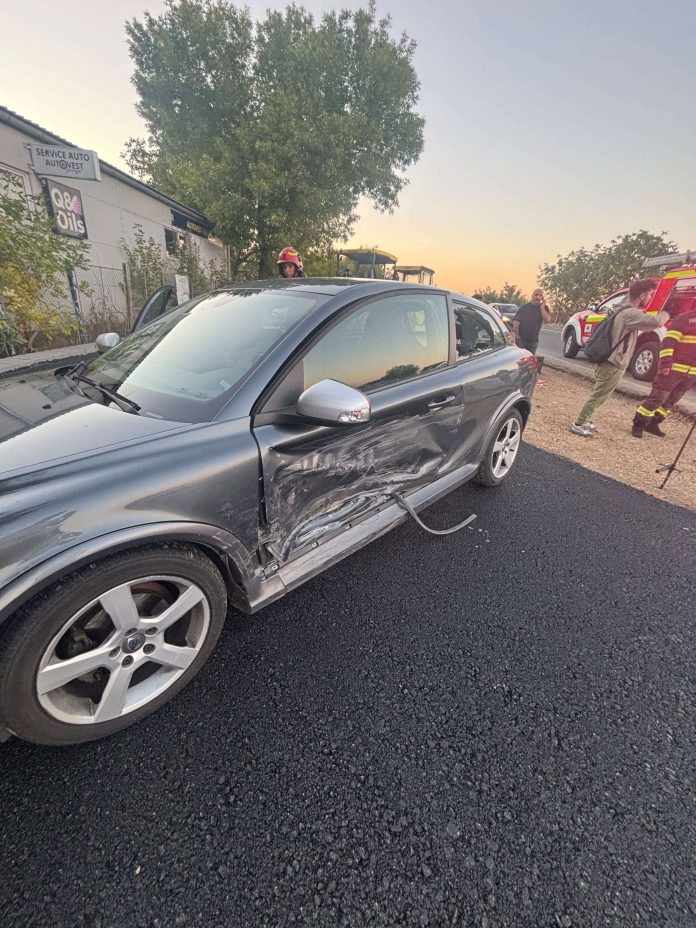 Accident pe DN6, la ieșirea din Timișoara spre Sânnicolau Mare o femeie a ajuns la spital