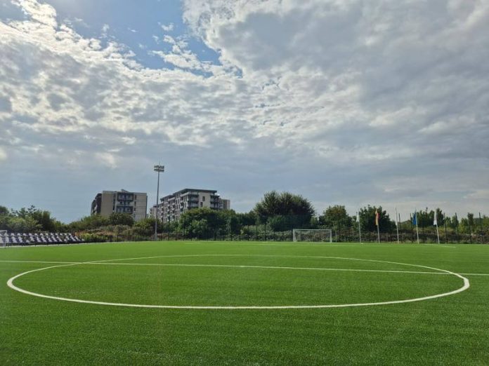 Mai bine (mult) mai târziu decât niciodată. Baza sportivă „Costică Rădulescu”, inaugurată cu o întârziere de peste trei ani