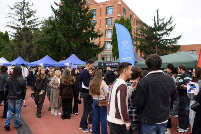 De pe băncile UPT spre tehnologiile viitorului Un nou început pentru studenții Politehnicii Timișoara
