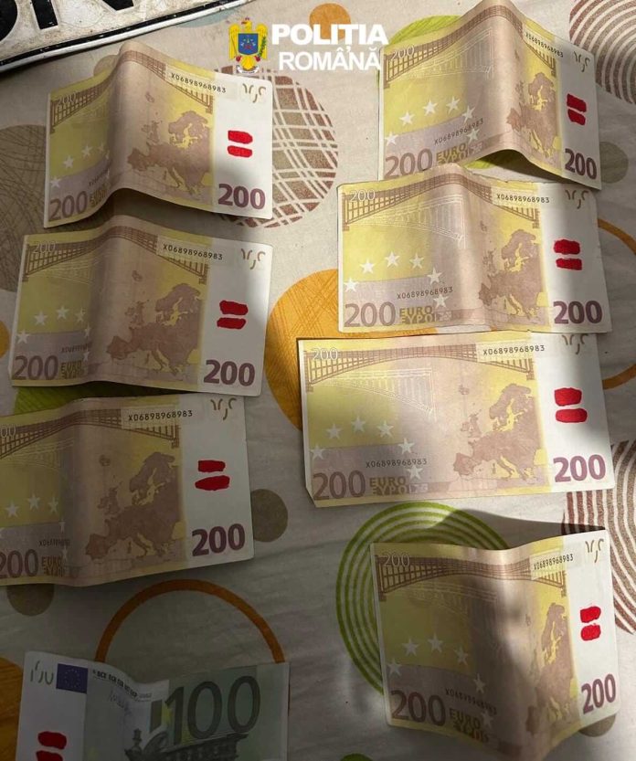 Euro falși și percheziții în vestul țării