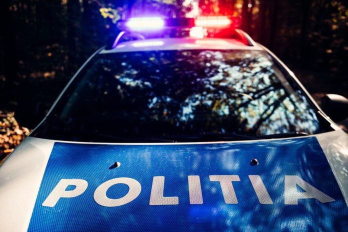 https://tribunasnm.ro/2026/09/09/scandal-la-ruga-intr-o-localitate-din-timis-un-tanar-a-aruncat-cu-o-sticla-de-bere-in-politisti/
