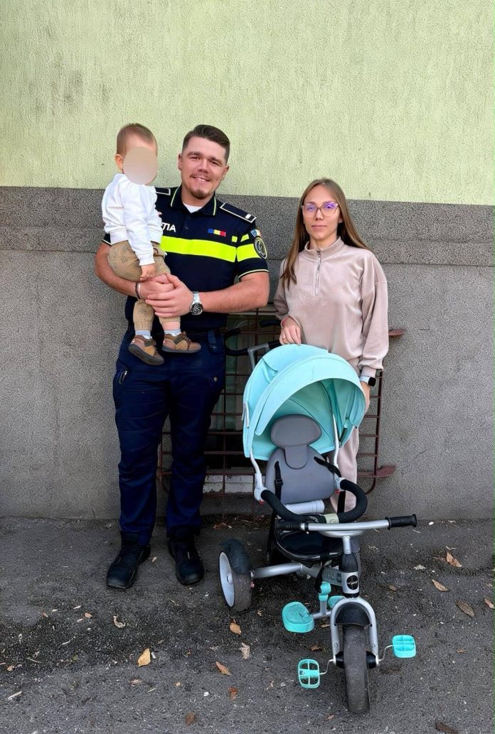 A lăsat uniforma acasă, dar nu și spiritul de polițist! Un agent din a recuperat un cărucior pentru copii