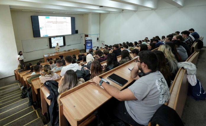 Aproape 500 de studenți ai UPT, pregătiți pentru piața muncii prin proiectul FormPract